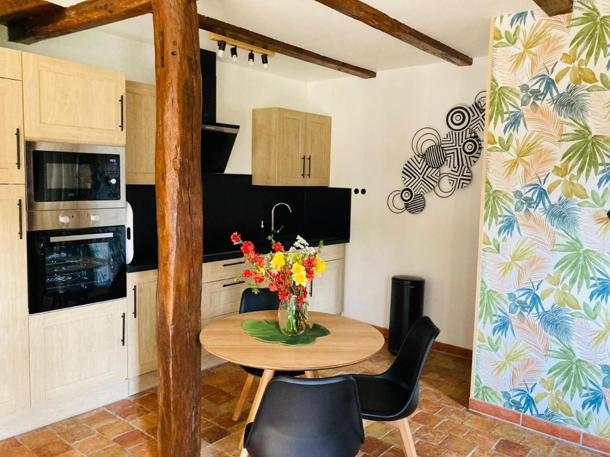 Maison De Campagne Avec Cheminee Et Exterieur La Neuville-aux-Bois Exterior foto